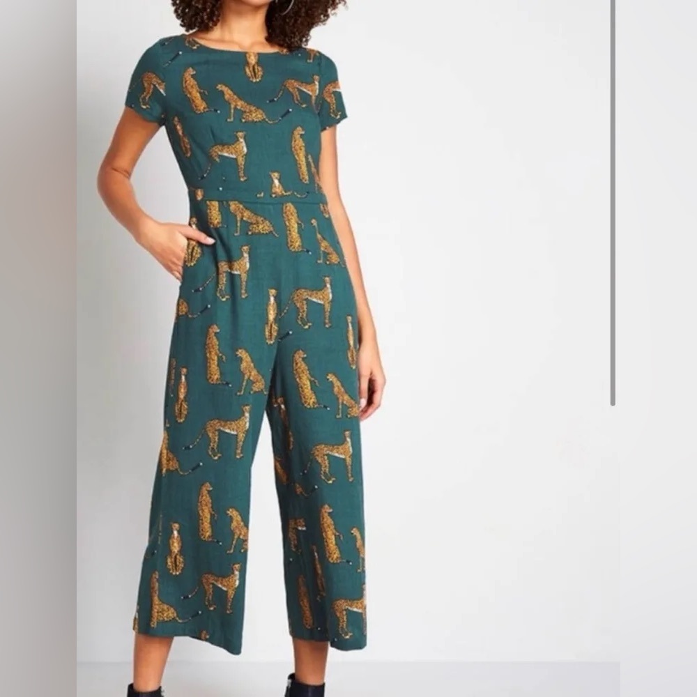 MODCLOTH Bold Notion Cheetah Jumpsuit green Size XL